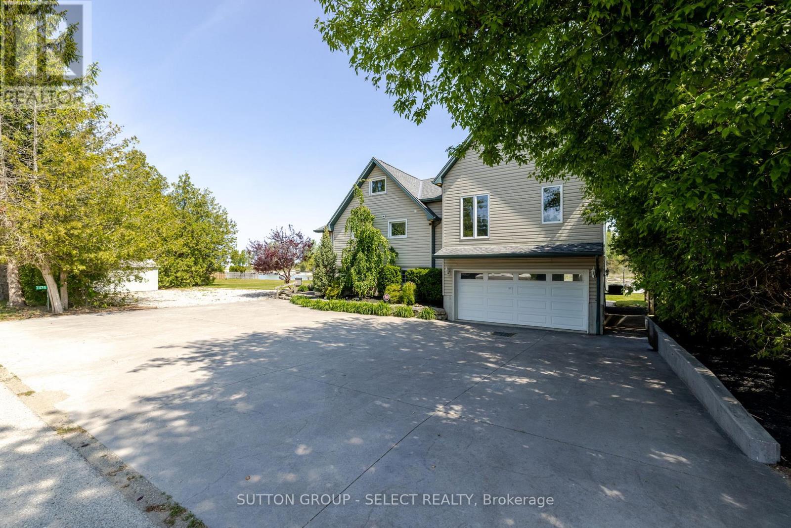 7474 Riverside Drive, Lambton Shores (Port Franks), ON - Outdoor