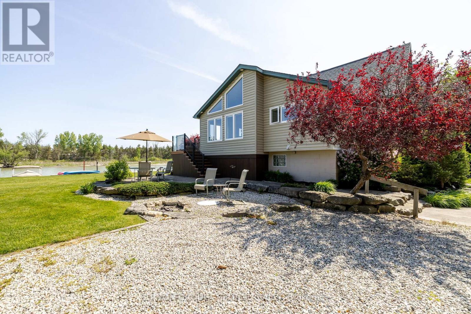 7474 Riverside Drive, Lambton Shores (Port Franks), ON - Outdoor