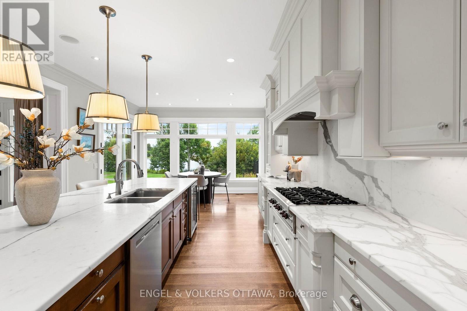 6029 Rideau Valley Drive N, Ottawa, ON - Indoor Photo Showing Kitchen With Double Sink With Upgraded Kitchen