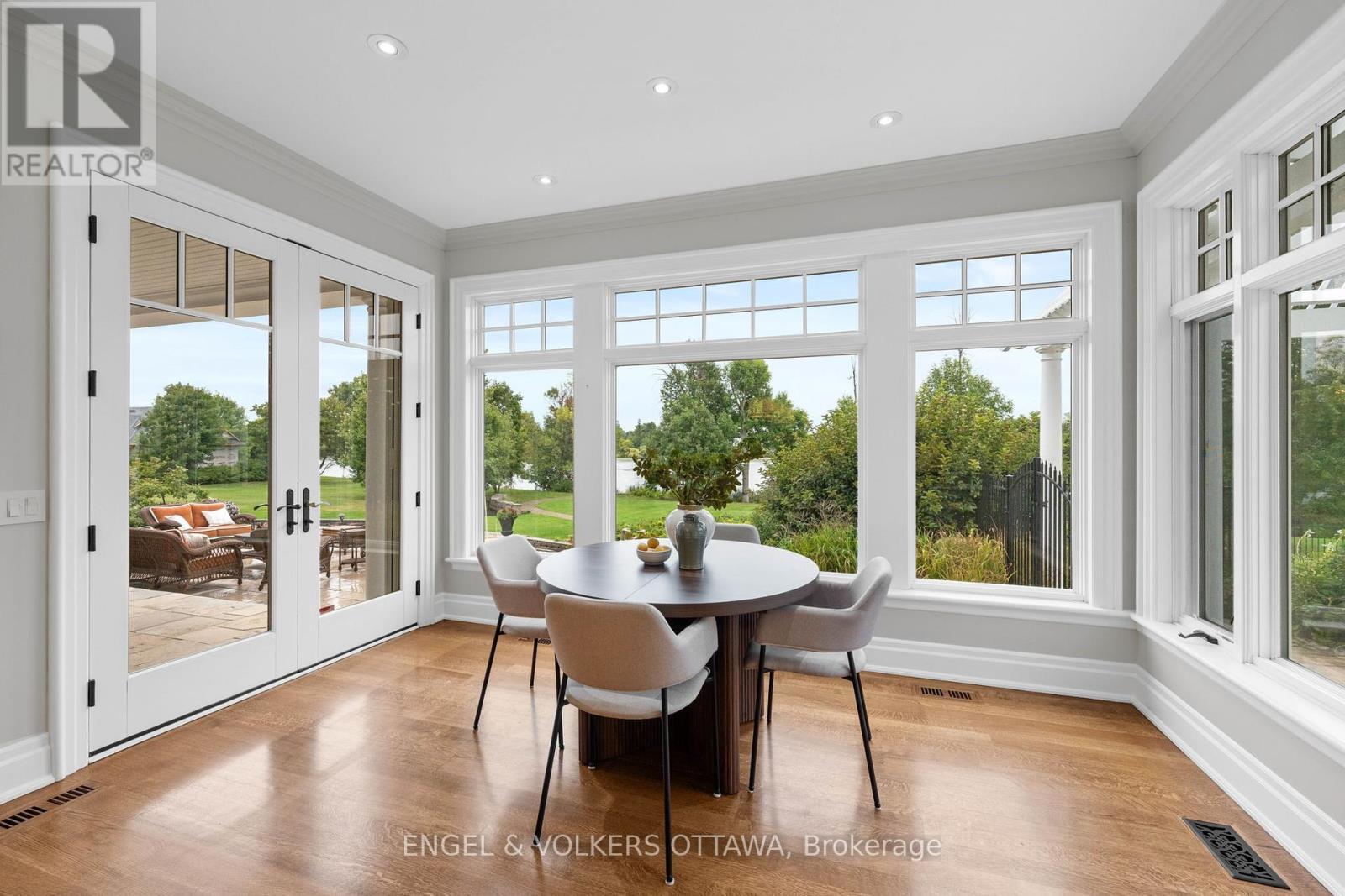 6029 Rideau Valley Drive N, Ottawa, ON - Indoor Photo Showing Dining Room