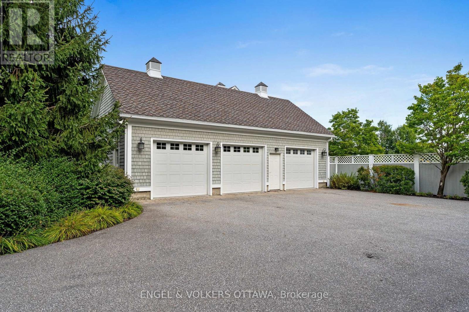 6029 Rideau Valley Drive N, Ottawa, ON - Outdoor