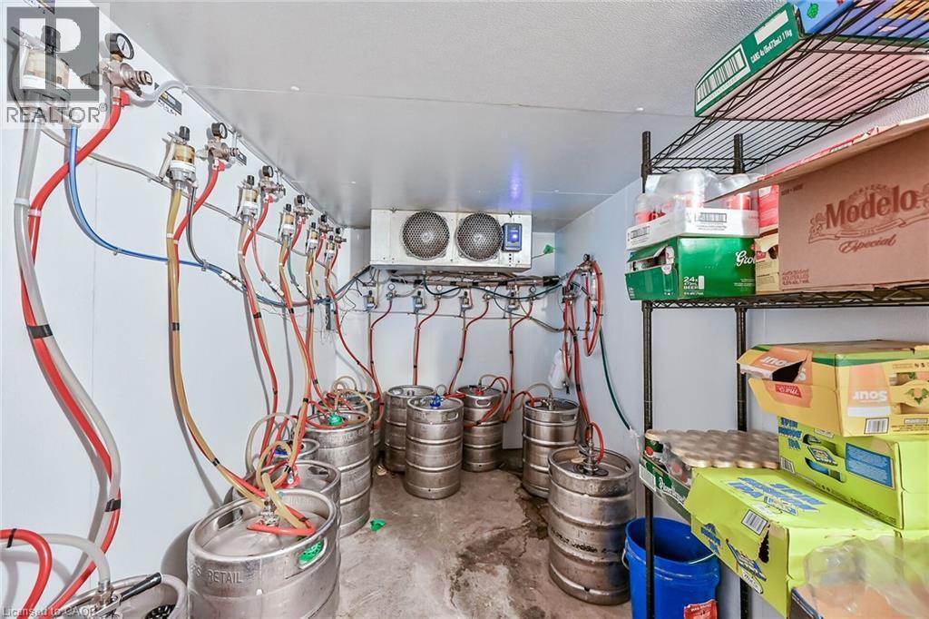 737 Barton Street E, Hamilton, ON