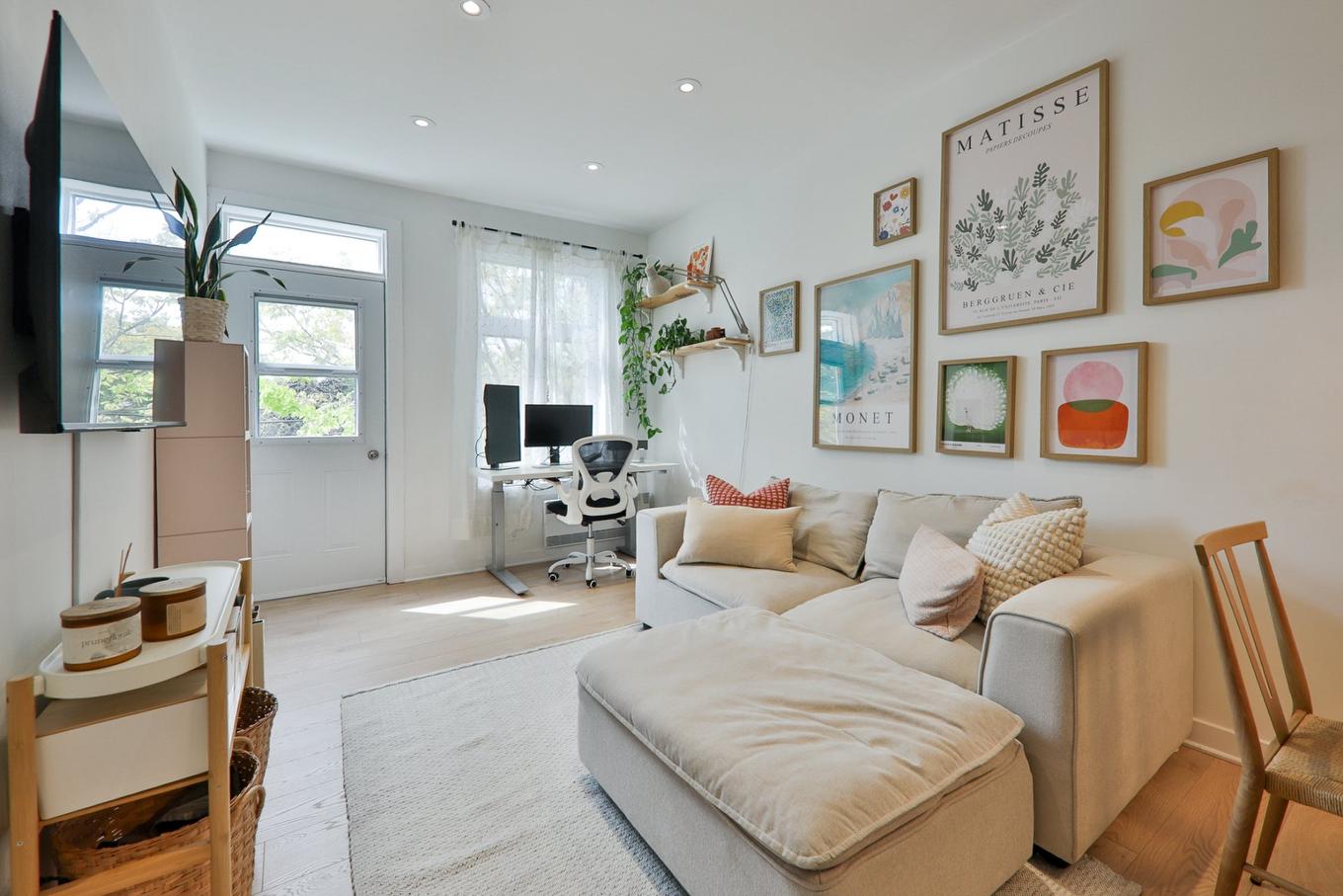 Living room - 5371 Rue De Lanaudière, Montréal (Le Plateau-Mont-Royal), QC - Indoor Photo Showing Living Room