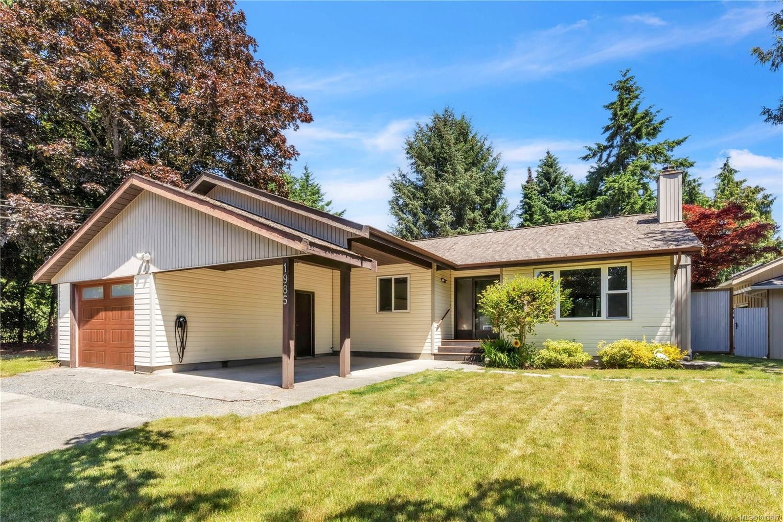 1985 Saunders Rd, Sooke, BC