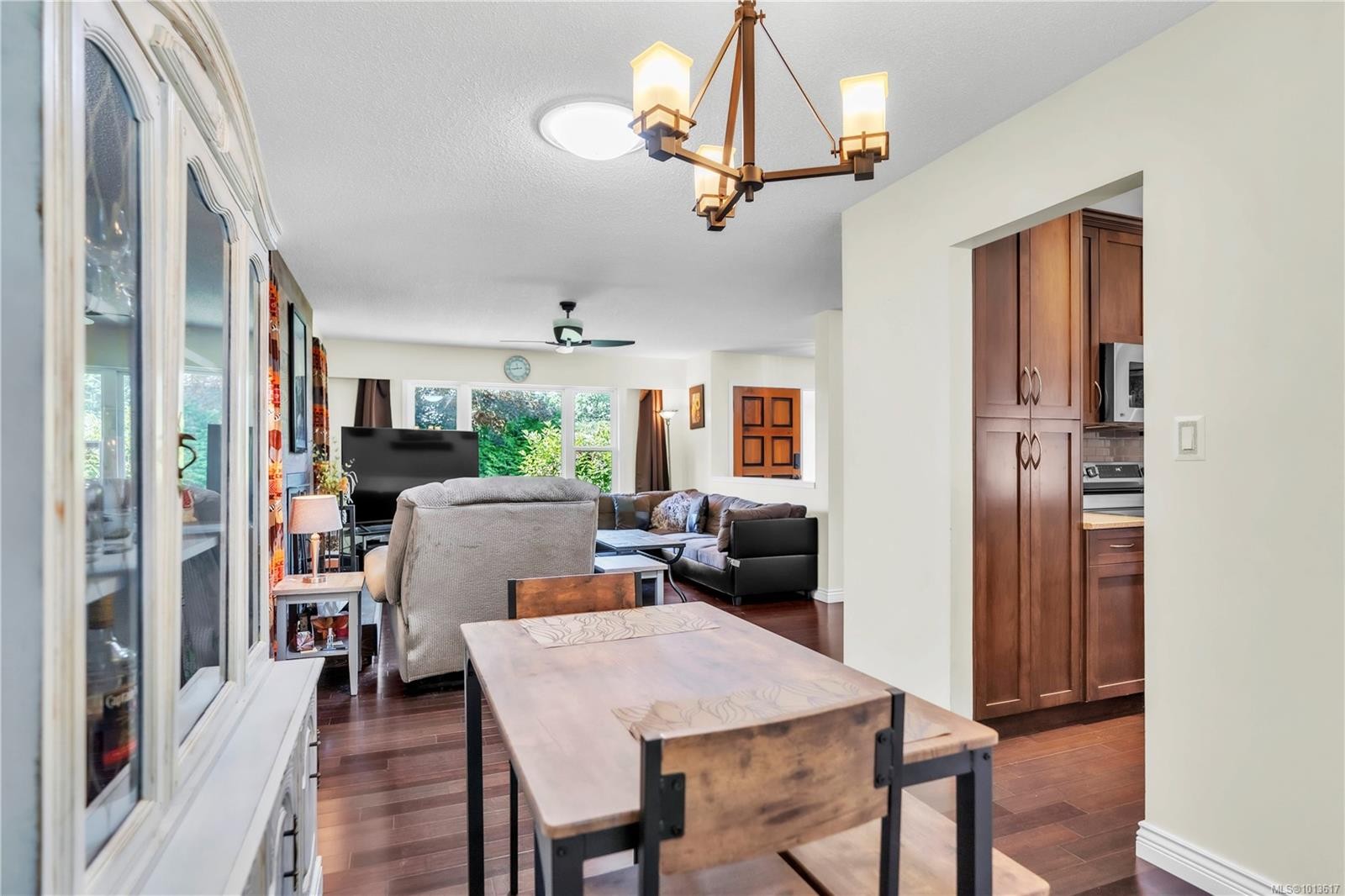 1985 Saunders Rd, Sooke, BC