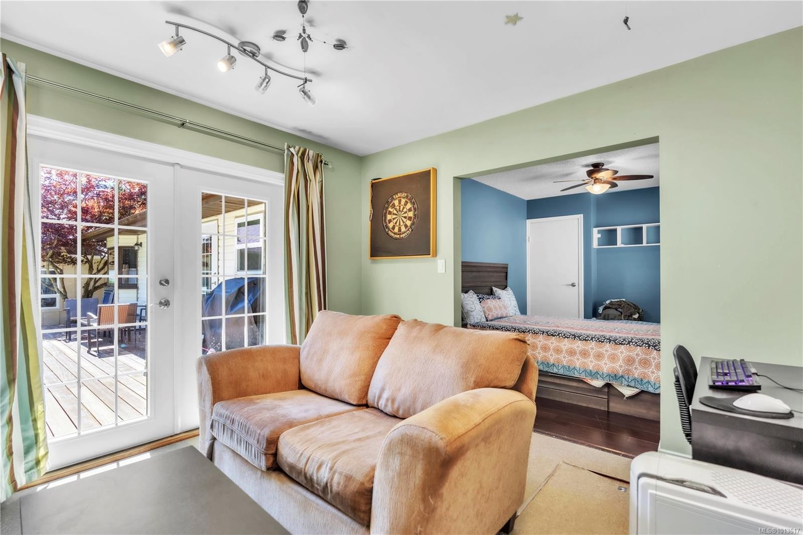 1985 Saunders Rd, Sooke, BC