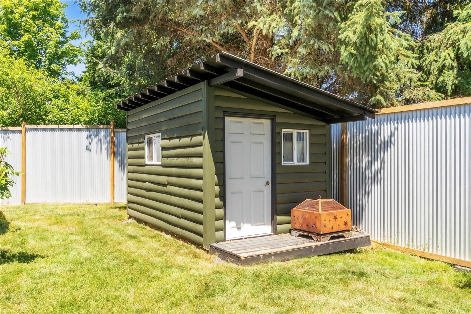 1985 Saunders Rd, Sooke, BC