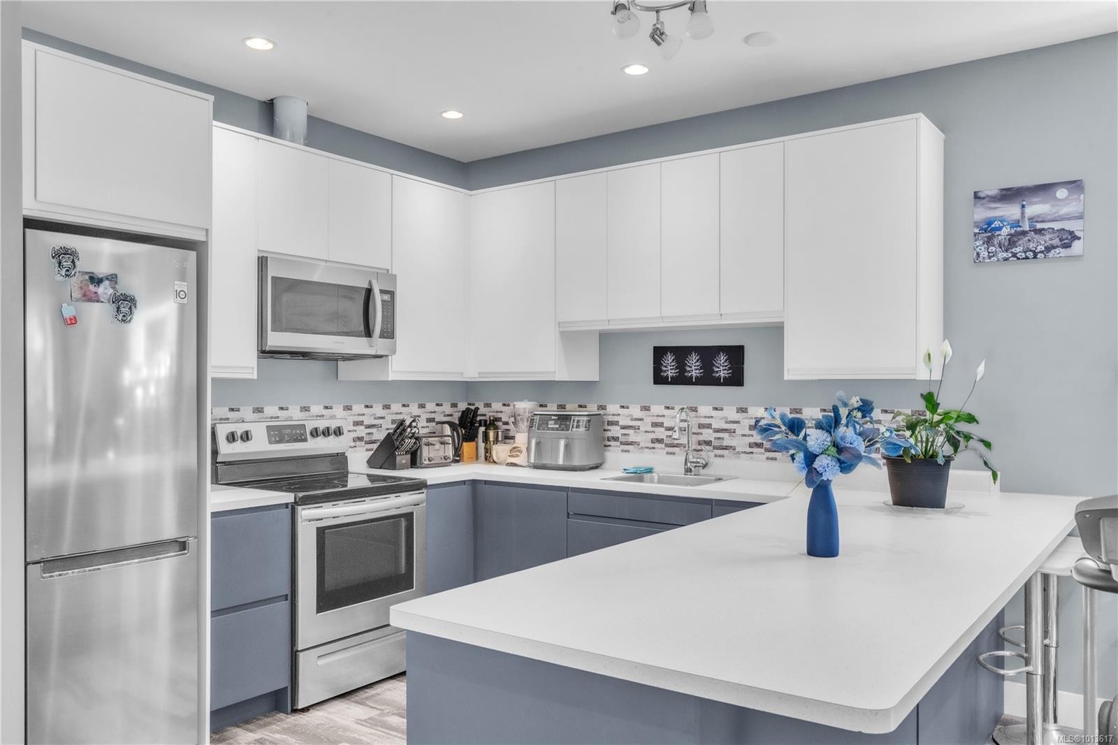 1985 Saunders Rd, Sooke, BC