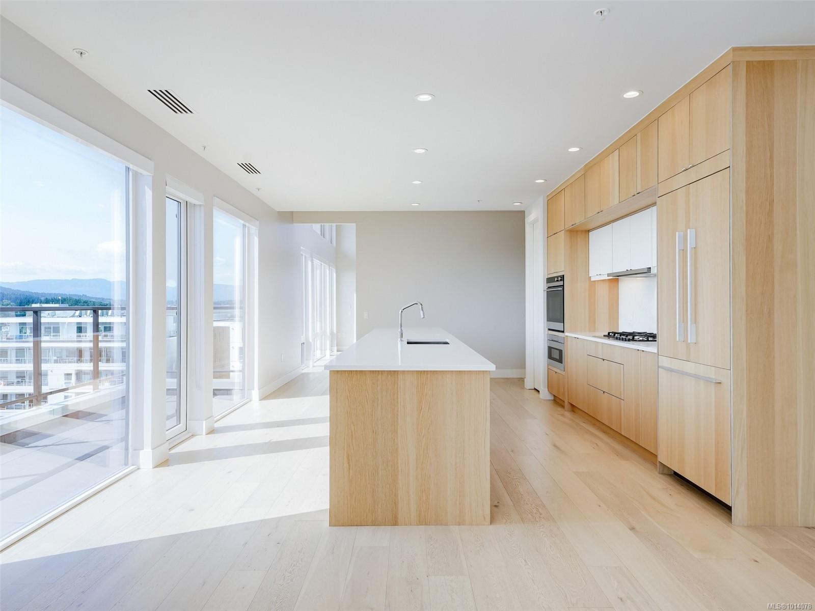 603-2461 Sidney Ave, Sidney, BC - Indoor