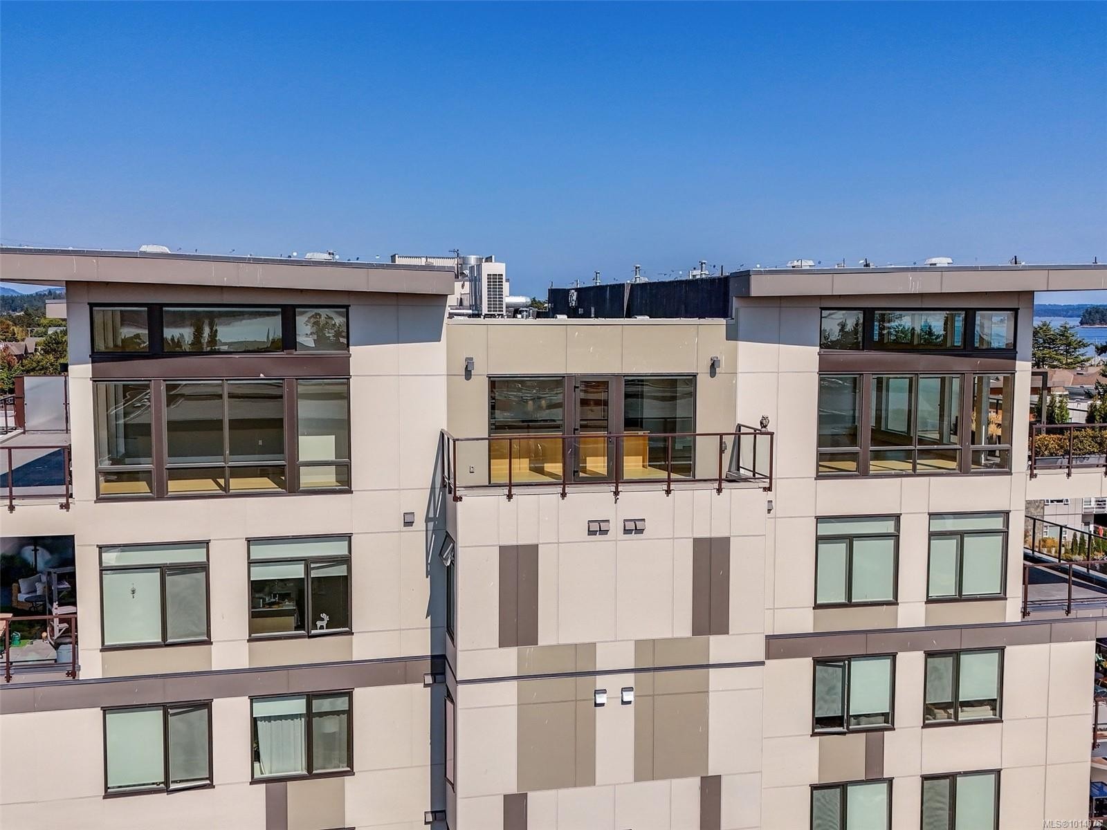 603-2461 Sidney Ave, Sidney, BC - Outdoor