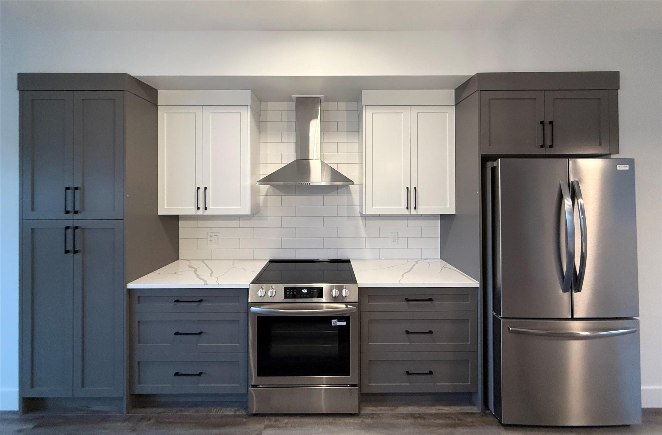 200-70 Boundary Street, Kimberley, BC - Indoor Photo Showing Kitchen