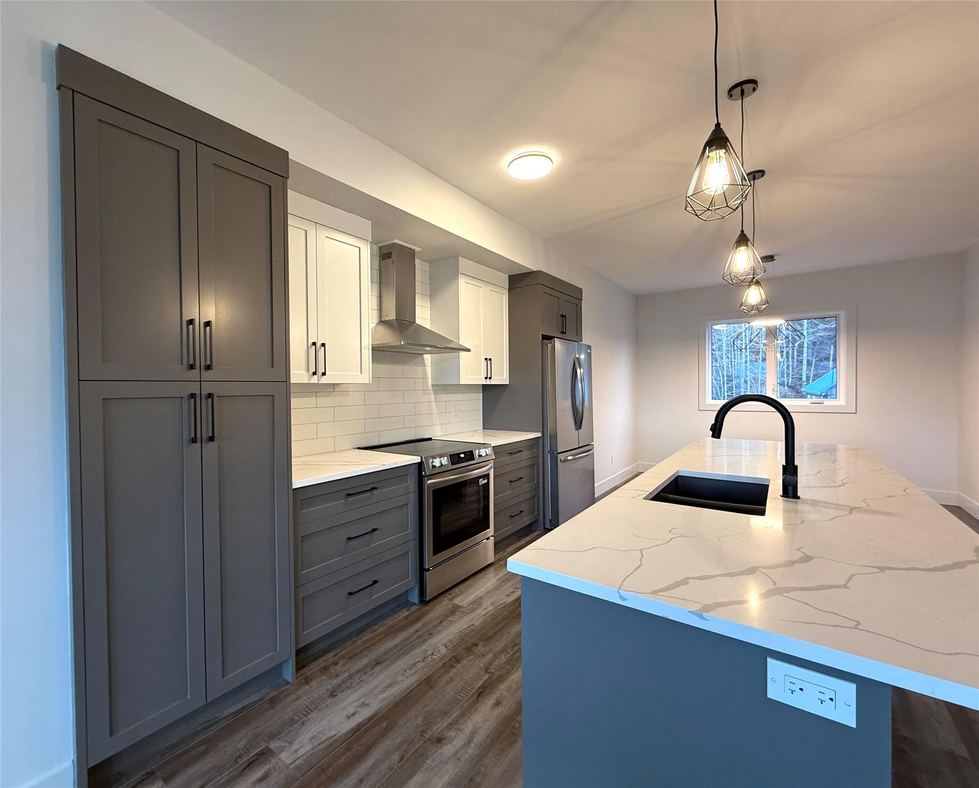 200-70 Boundary Street, Kimberley, BC - Indoor Photo Showing Kitchen With Double Sink With Upgraded Kitchen