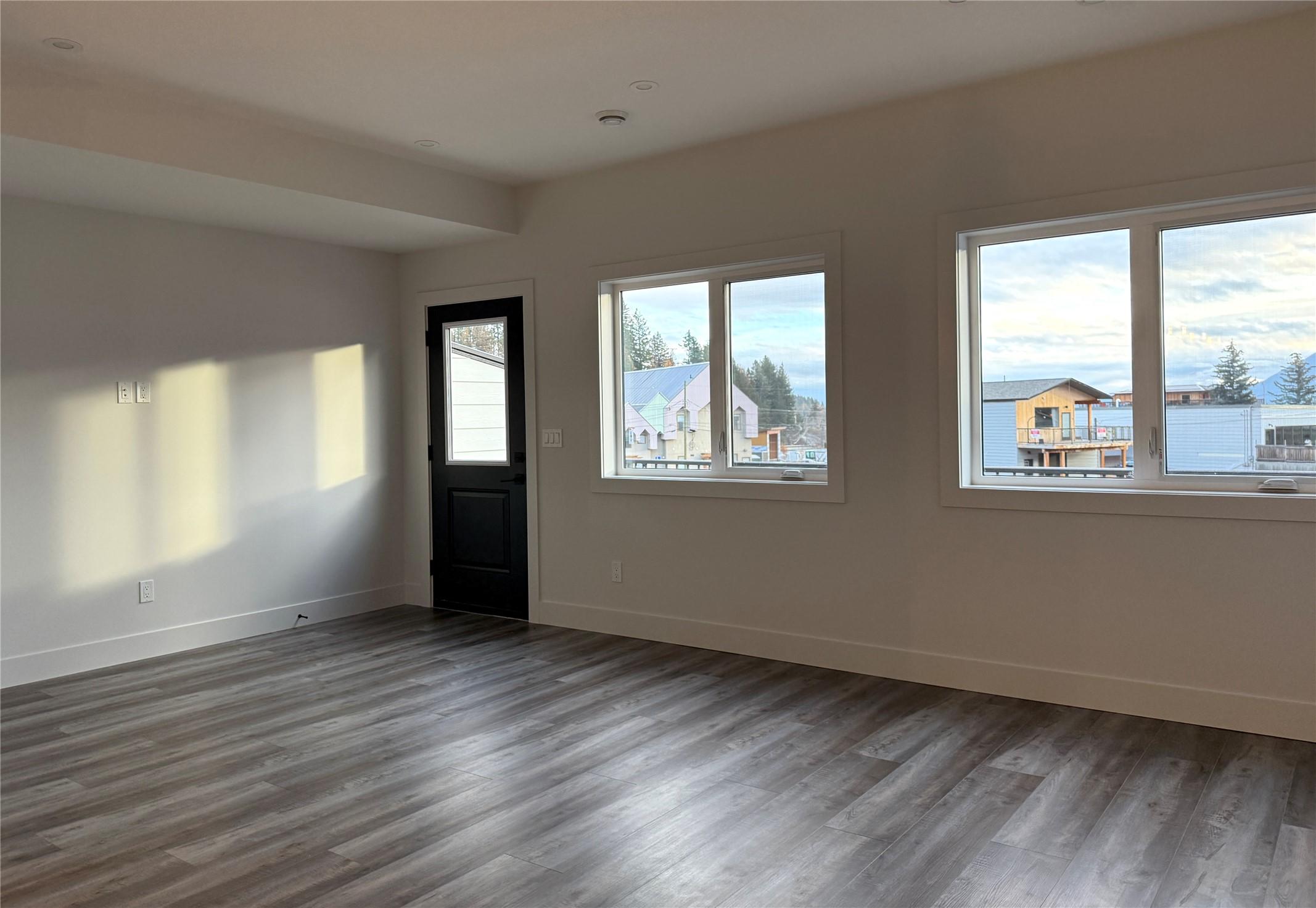 200-70 Boundary Street, Kimberley, BC - Indoor Photo Showing Other Room