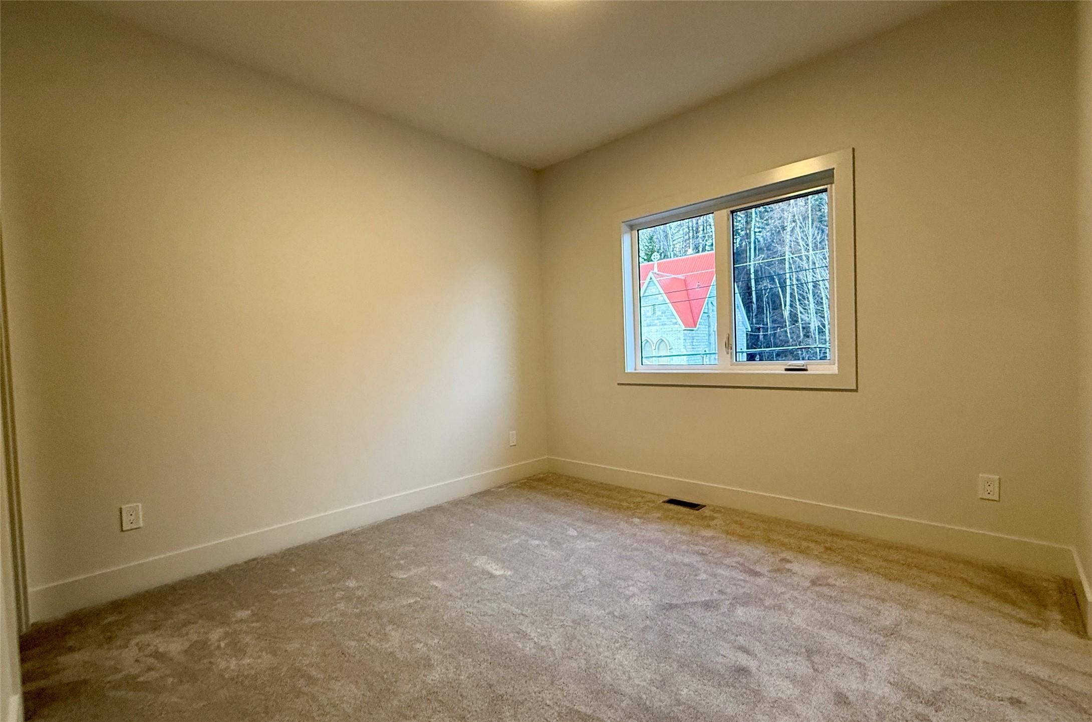 200-70 Boundary Street, Kimberley, BC - Indoor Photo Showing Other Room