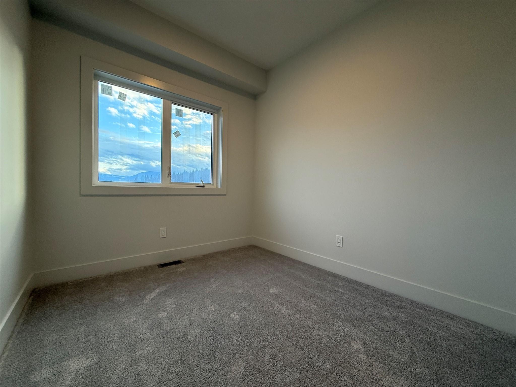 200-70 Boundary Street, Kimberley, BC - Indoor Photo Showing Other Room