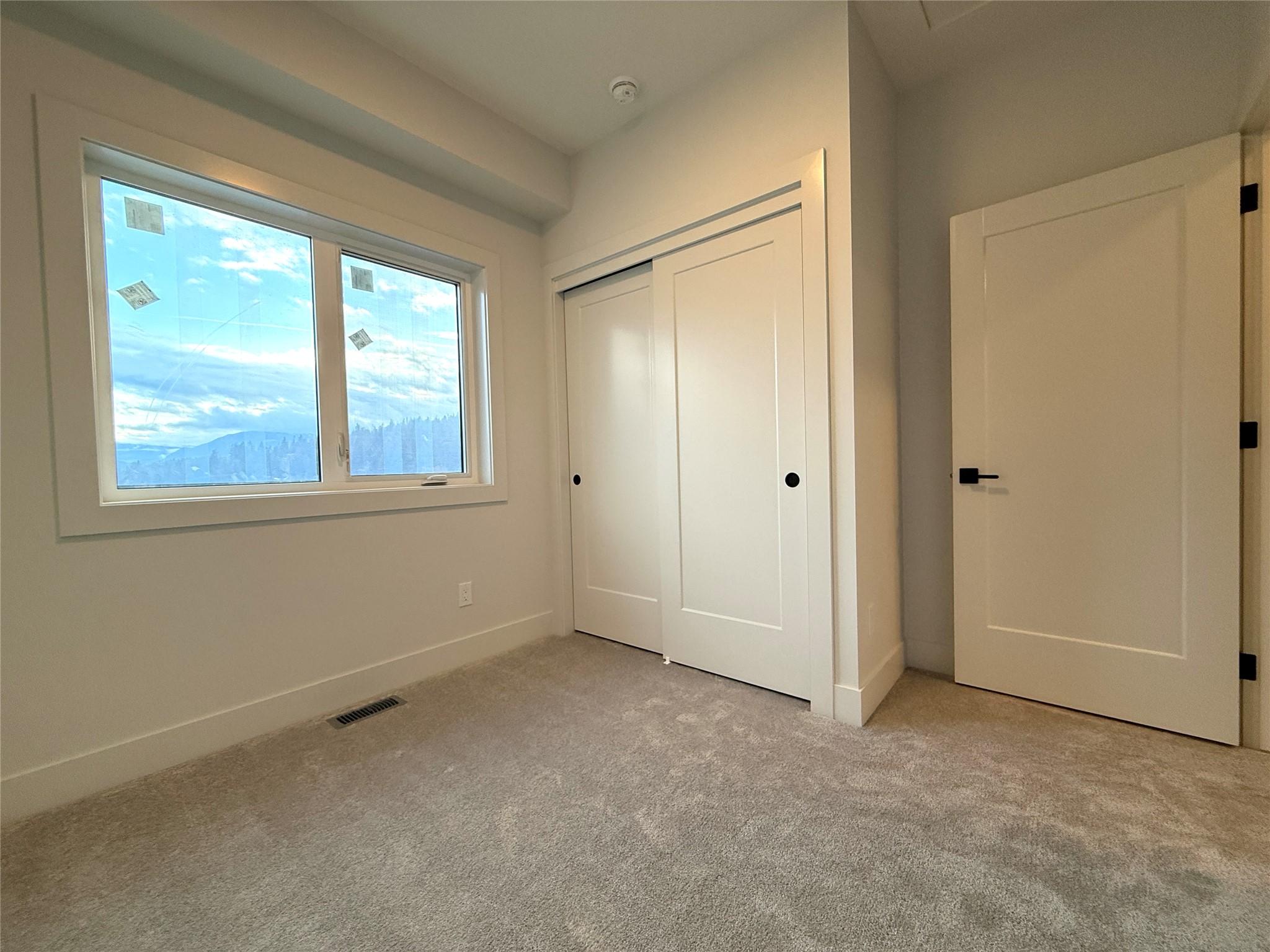 200-70 Boundary Street, Kimberley, BC - Indoor Photo Showing Other Room