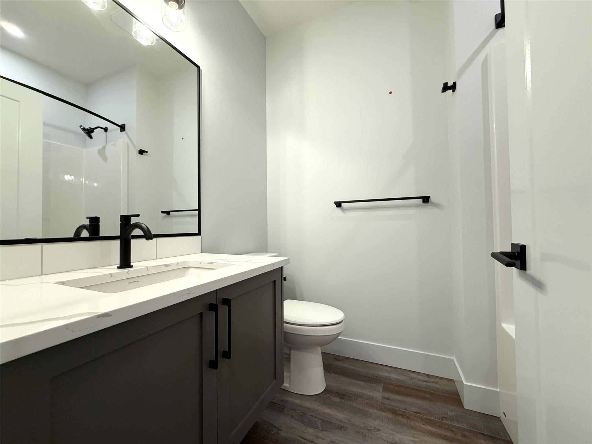 200-70 Boundary Street, Kimberley, BC - Indoor Photo Showing Bathroom