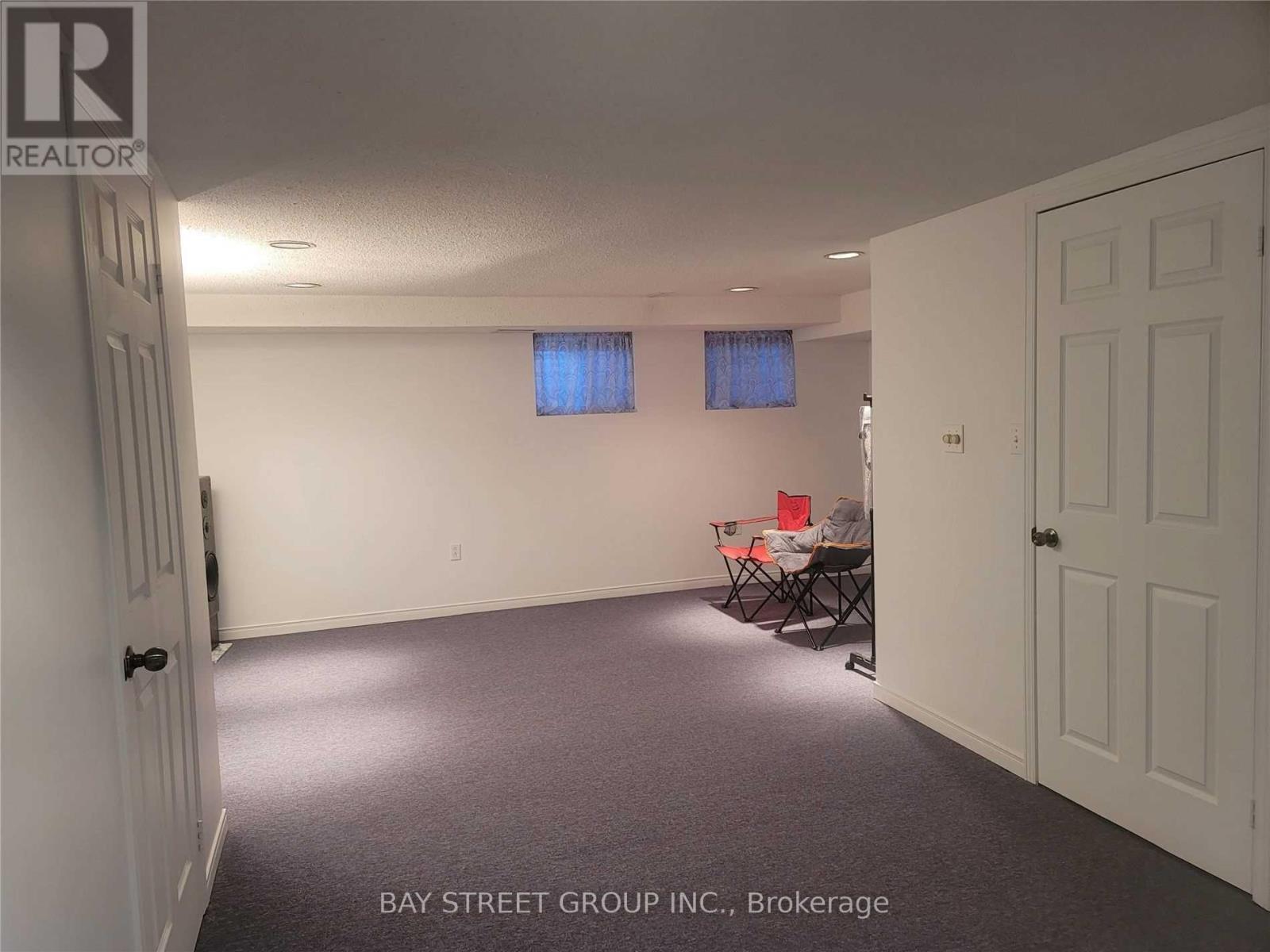 Room 2 - 95 Fawndale Crescent, Toronto, ON - Indoor