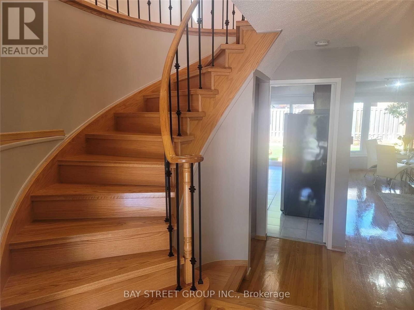 Room 2 - 95 Fawndale Crescent, Toronto, ON - Indoor Photo Showing Other Room