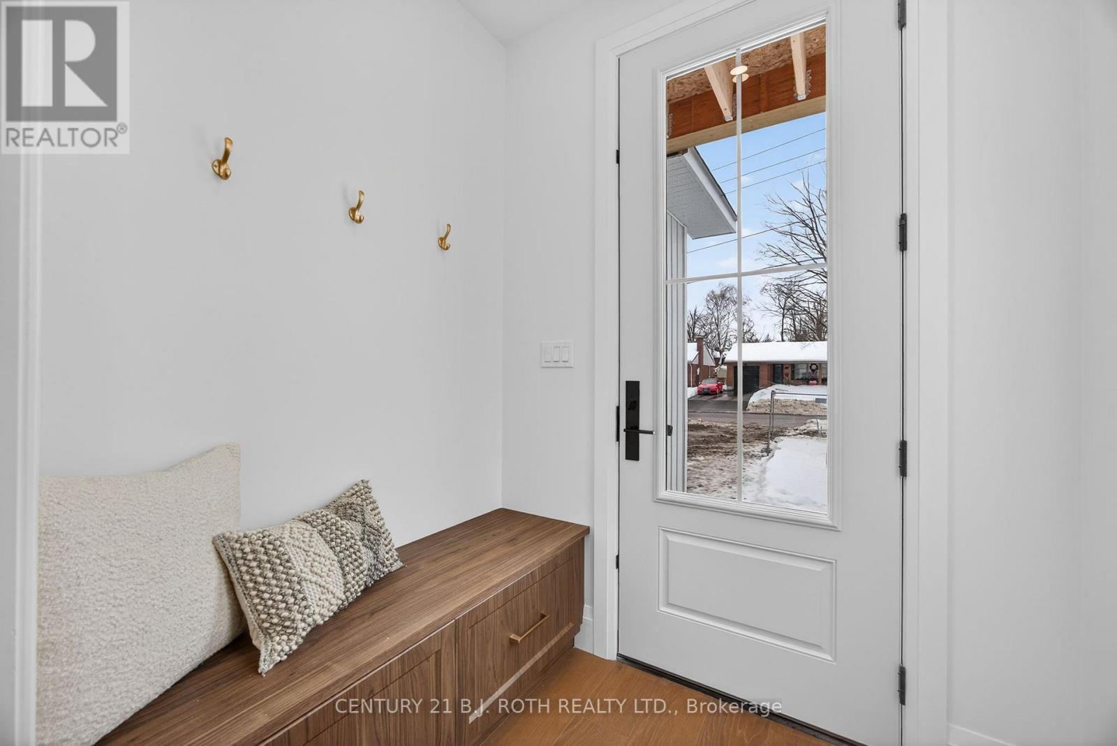 75 Vancouver Street, Barrie, ON - Indoor Photo Showing Other Room