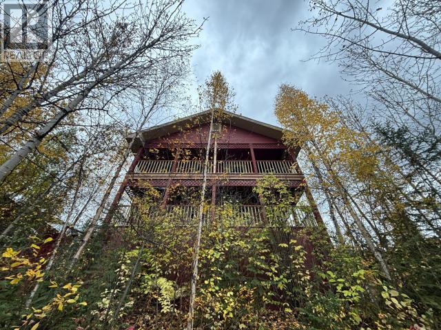 1217 7Th Avenue, Dawson City, YT - Outdoor