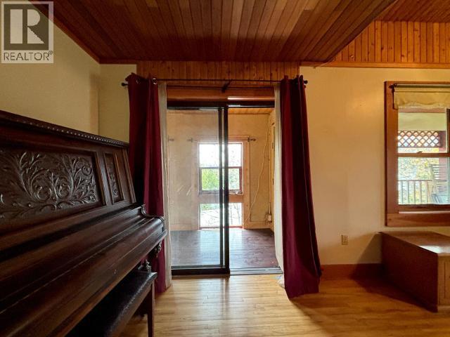 1217 7Th Avenue, Dawson City, YT - Indoor Photo Showing Other Room