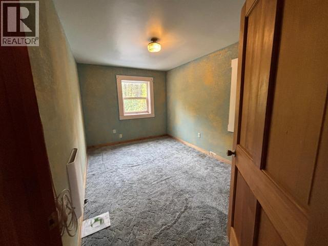 1217 7Th Avenue, Dawson City, YT - Indoor Photo Showing Other Room