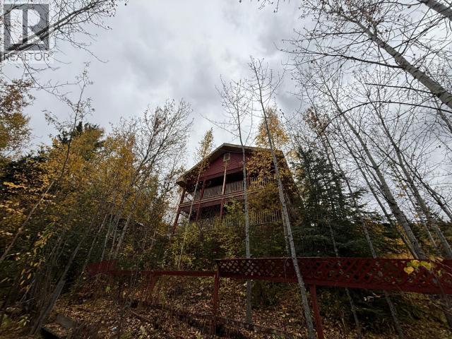 1217 7Th Avenue, Dawson City, YT - Outdoor