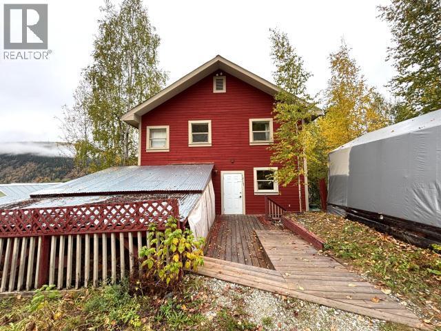 1217 7Th Avenue, Dawson City, YT - Outdoor