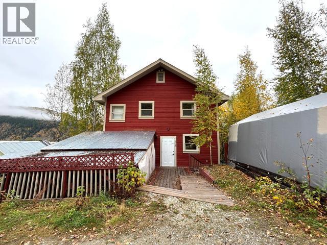 1217 7Th Avenue, Dawson City, YT - Outdoor