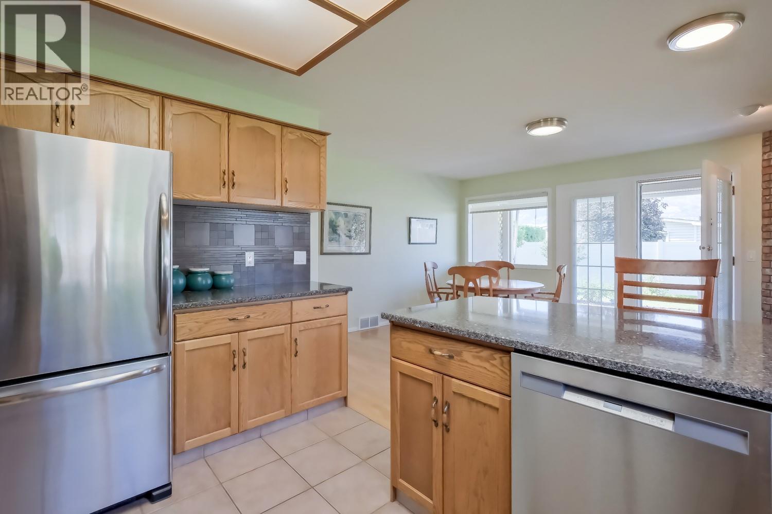 3333 South Main Street Unit# 143, Penticton, BC - Indoor Photo Showing Kitchen
