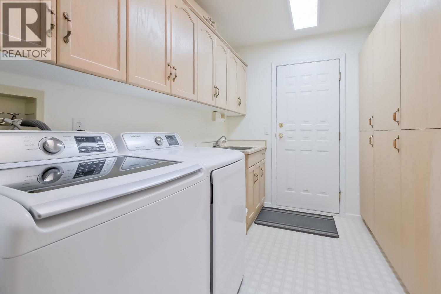 3333 South Main Street Unit# 143, Penticton, BC - Indoor Photo Showing Laundry Room