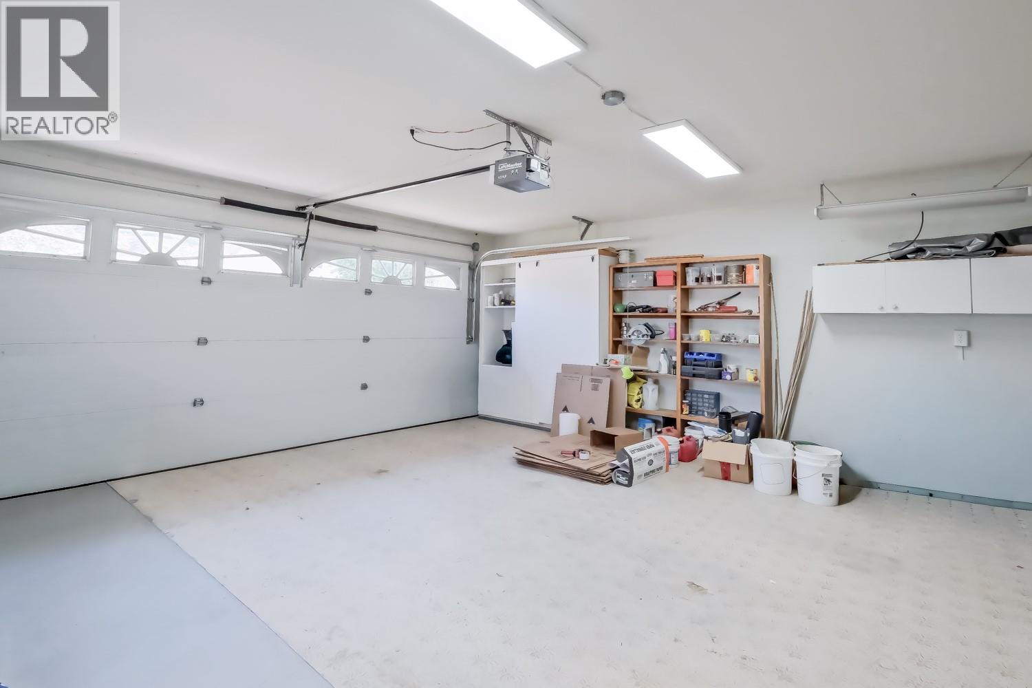 3333 South Main Street Unit# 143, Penticton, BC - Indoor Photo Showing Garage