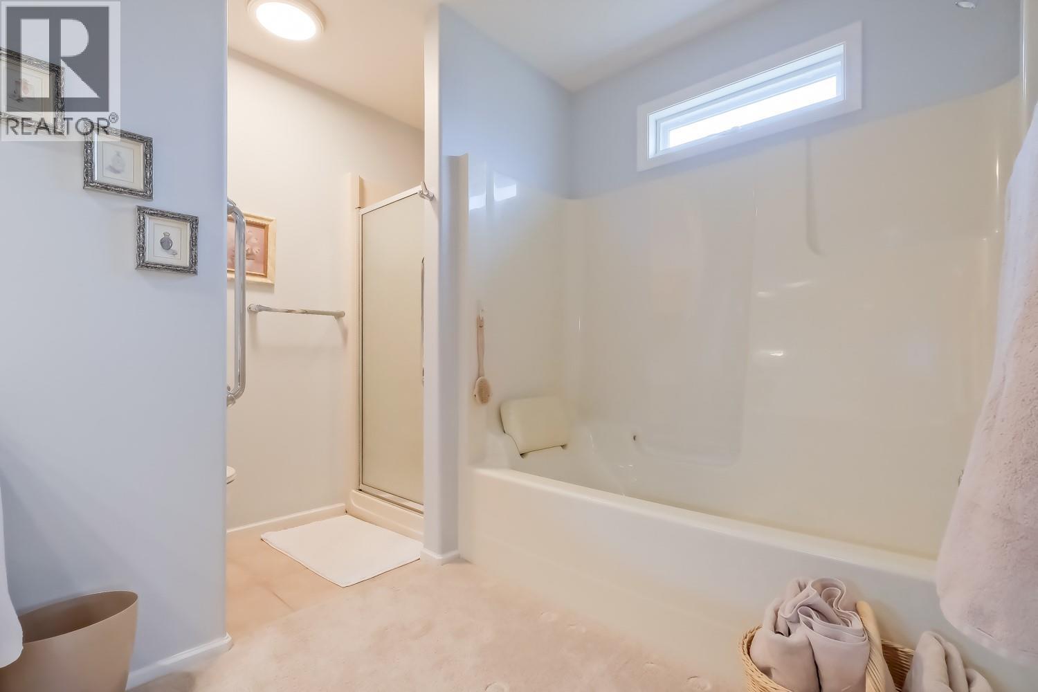 3333 South Main Street Unit# 143, Penticton, BC - Indoor Photo Showing Bathroom