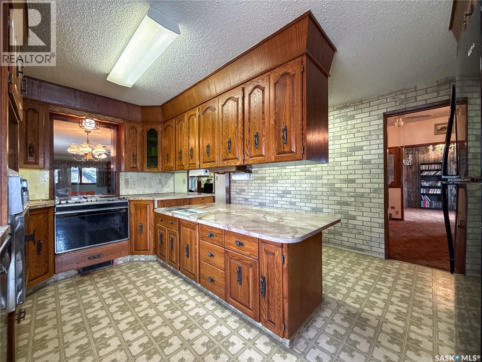107 Centre Street, Kincaid, SK - Indoor Photo Showing Kitchen