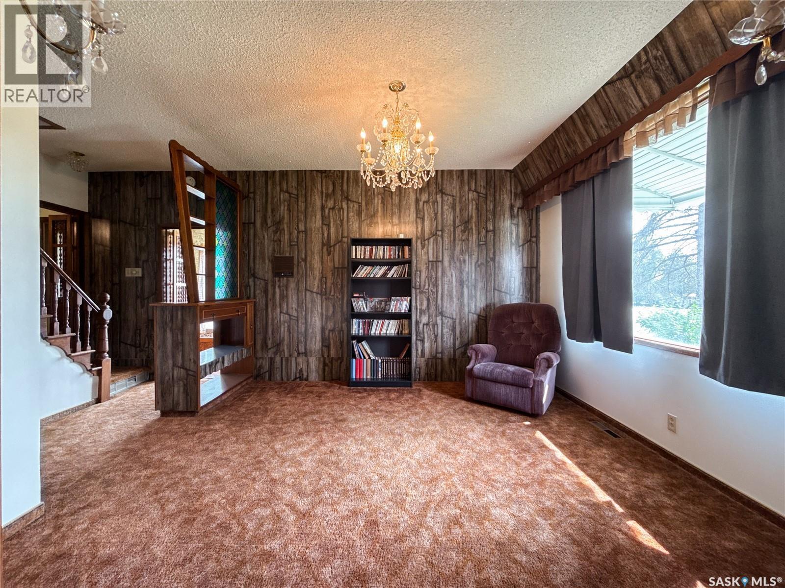 107 Centre Street, Kincaid, SK - Indoor