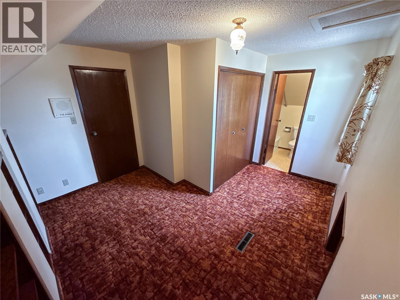 107 Centre Street, Kincaid, SK - Indoor