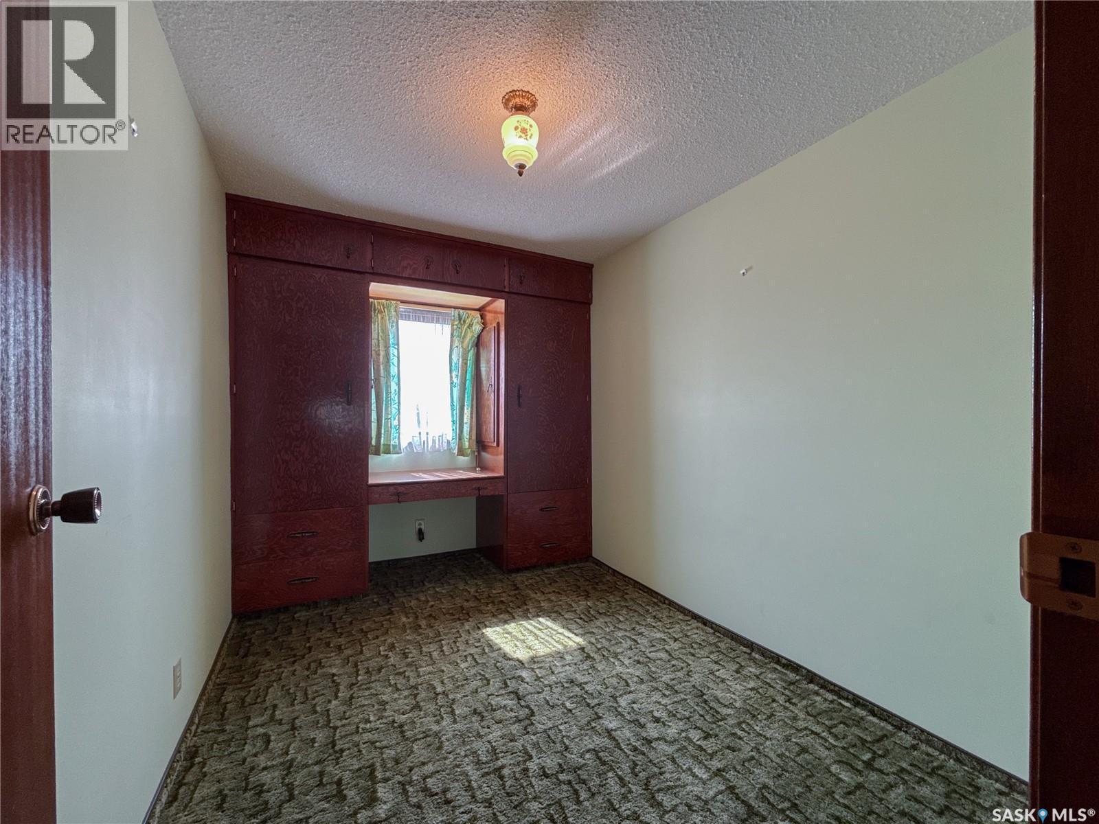 107 Centre Street, Kincaid, SK - Indoor Photo Showing Other Room