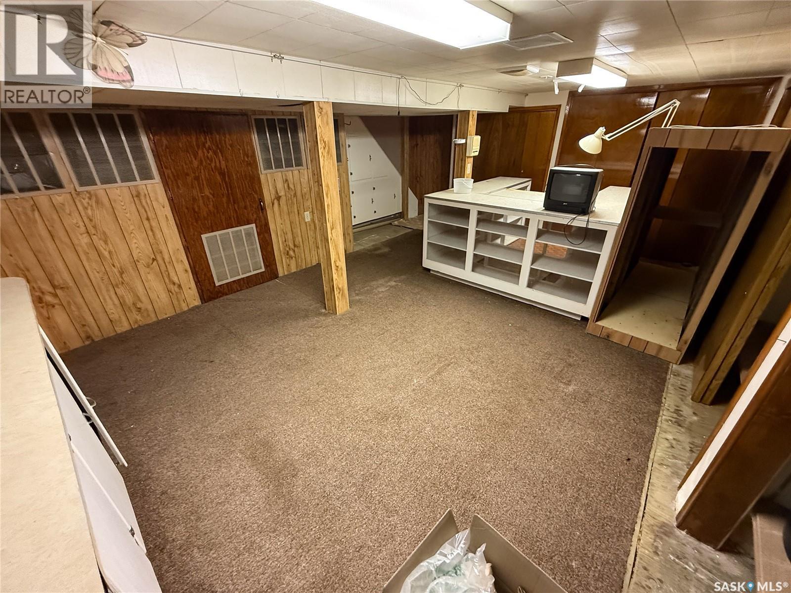 107 Centre Street, Kincaid, SK - Indoor