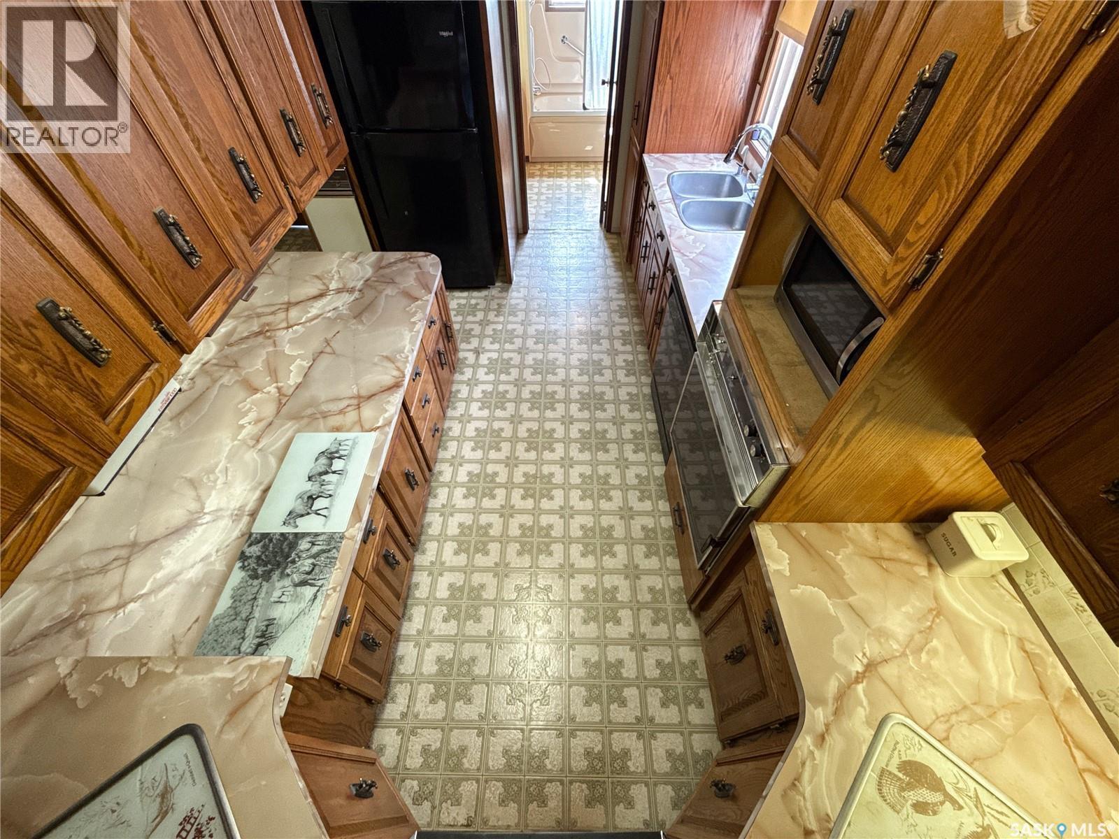 107 Centre Street, Kincaid, SK - Indoor Photo Showing Other Room