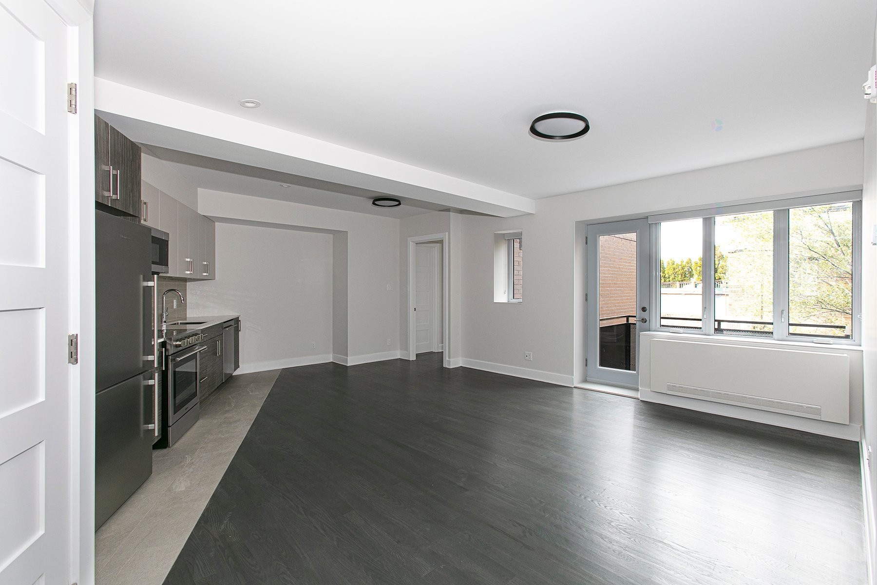 Living Room - 310-4851 Ch. De La Côte-St-Luc, Montréal (Côte-Des-Neiges/Notre-Dame-De-Grâce), QC - Indoor Photo Showing Other Room