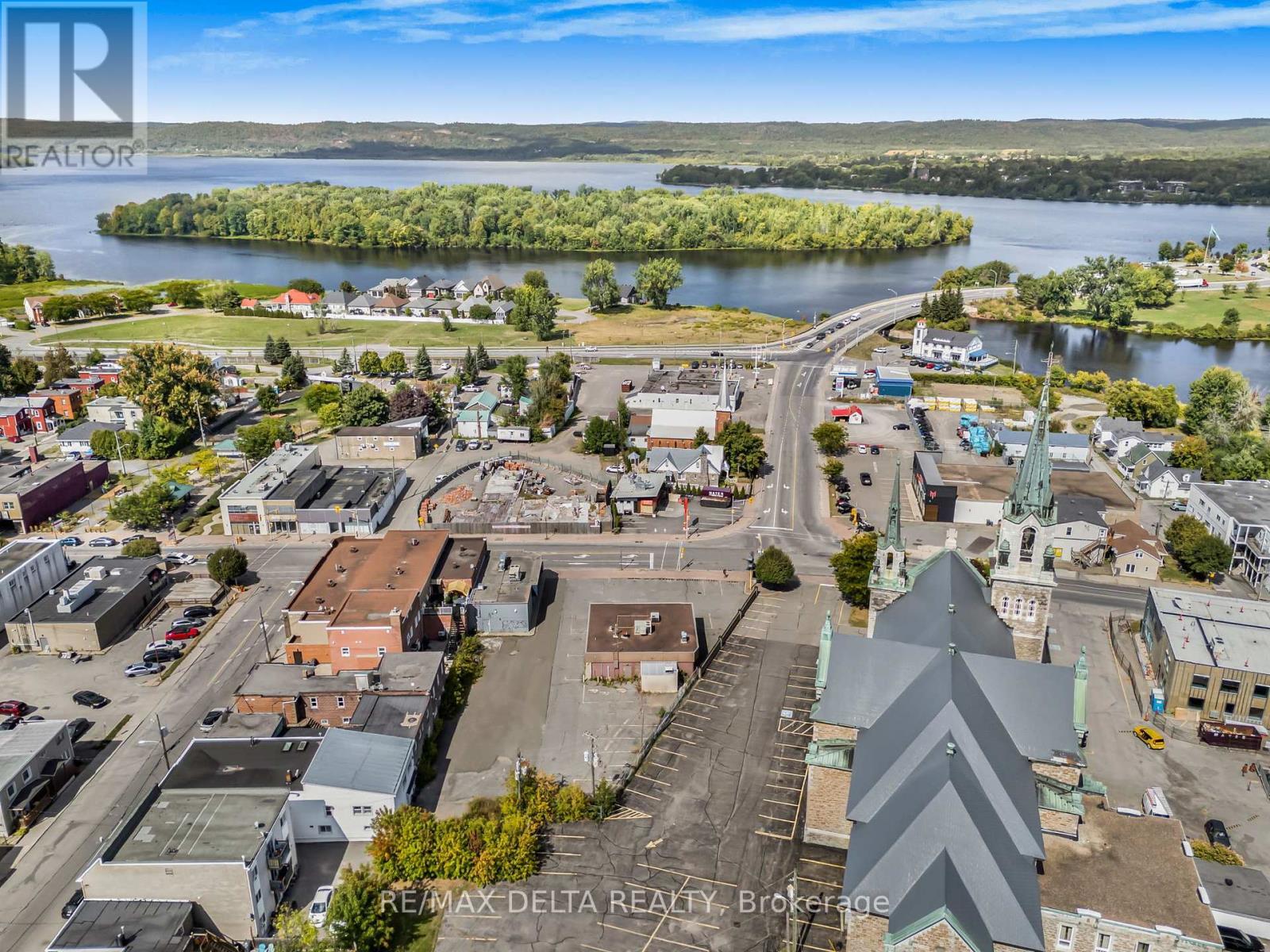 418 Main Street E, Hawkesbury, ON