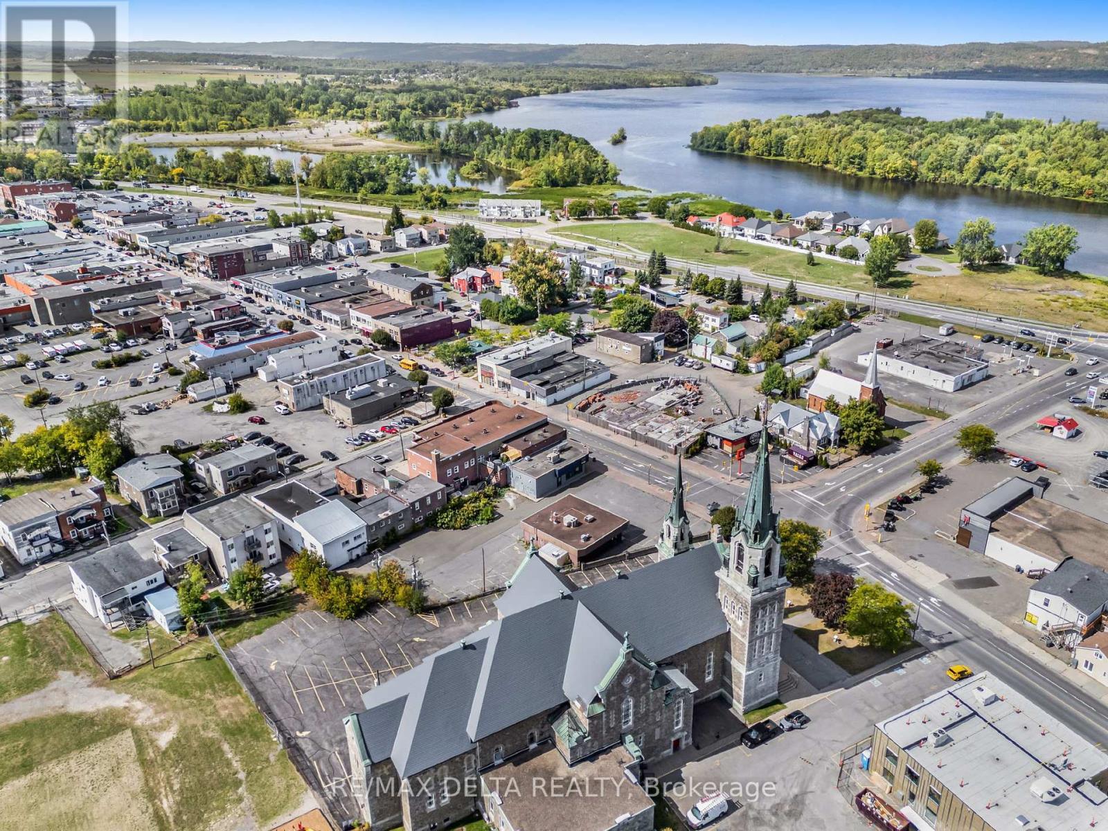 418 Main Street E, Hawkesbury, ON