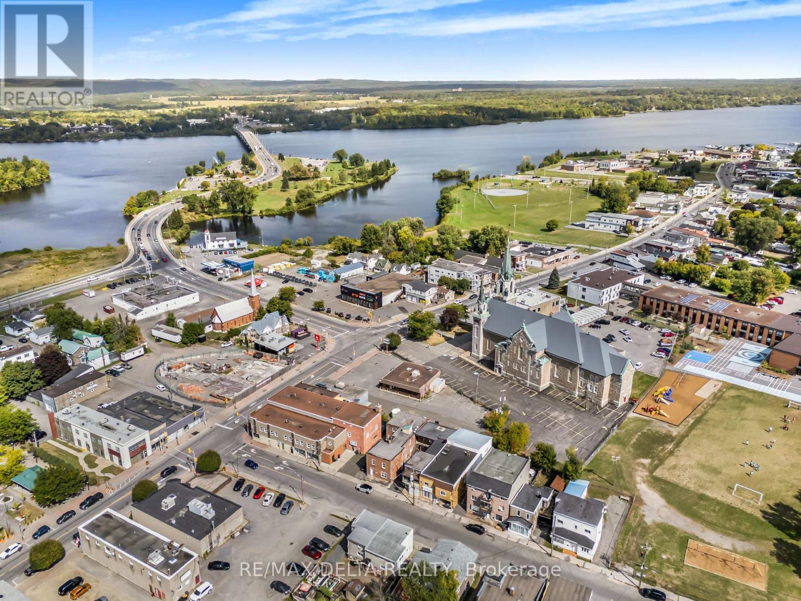 418 Main Street E, Hawkesbury, ON