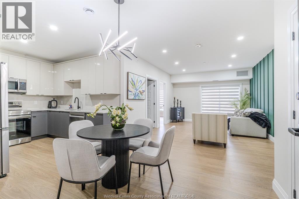 705 Grand Marais Unit# 204, Windsor, ON - Indoor Photo Showing Dining Room