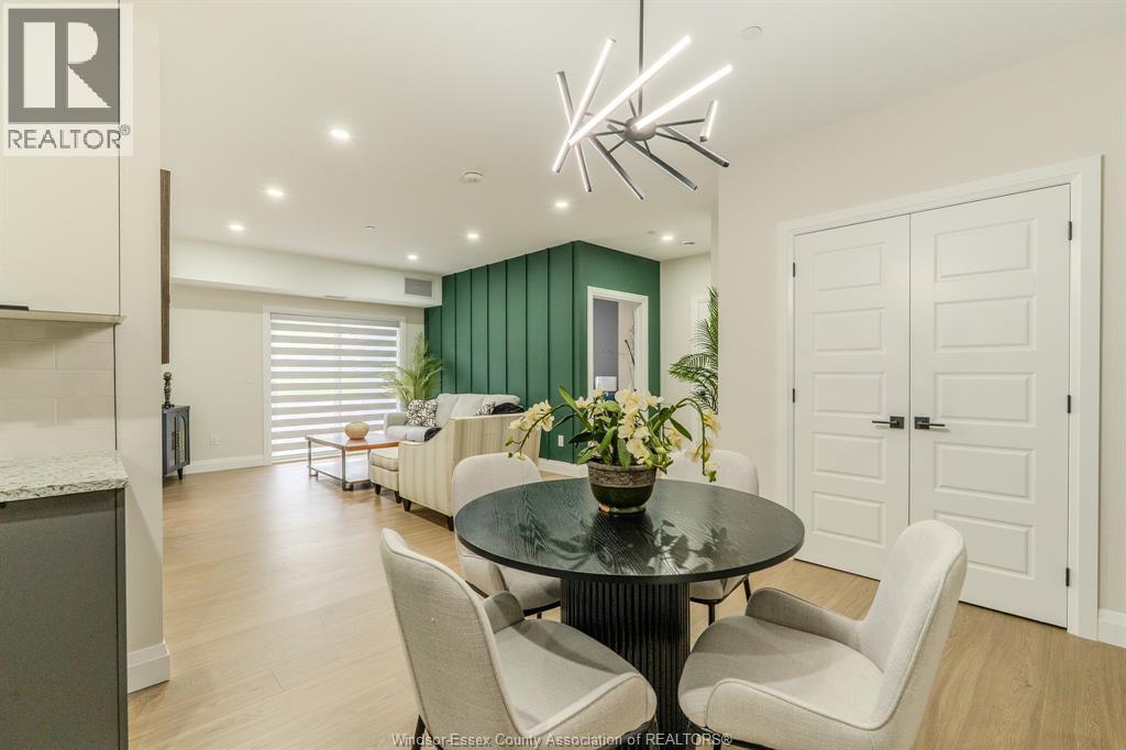 705 Grand Marais Unit# 204, Windsor, ON - Indoor Photo Showing Dining Room