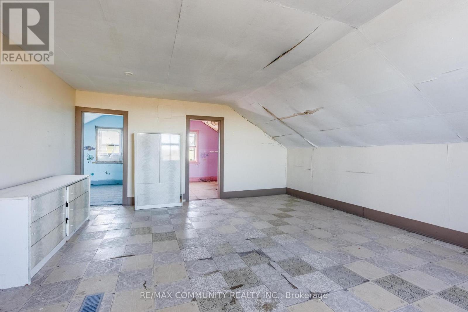 754 Porter Road, Kawartha Lakes, ON - Indoor Photo Showing Other Room