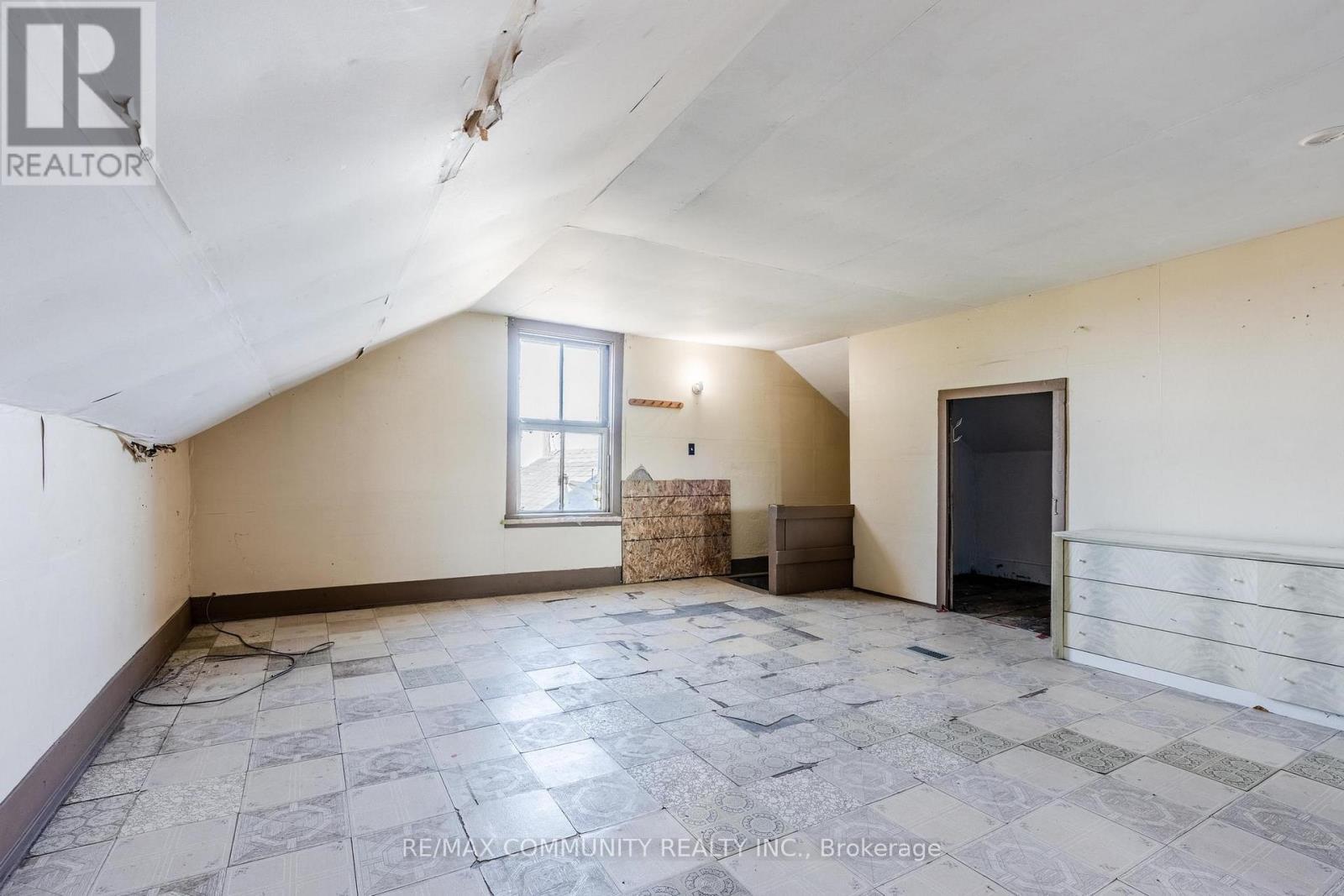 754 Porter Road, Kawartha Lakes, ON - Indoor Photo Showing Other Room