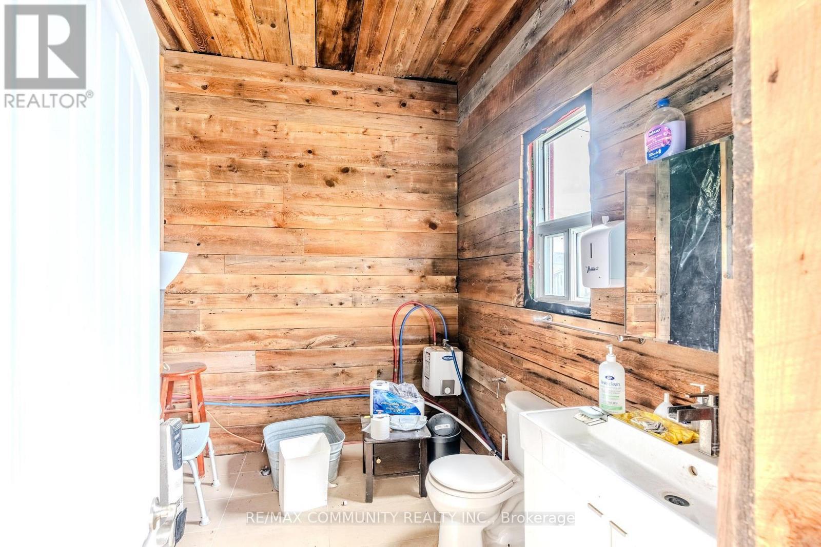 754 Porter Road, Kawartha Lakes, ON - Indoor Photo Showing Other Room