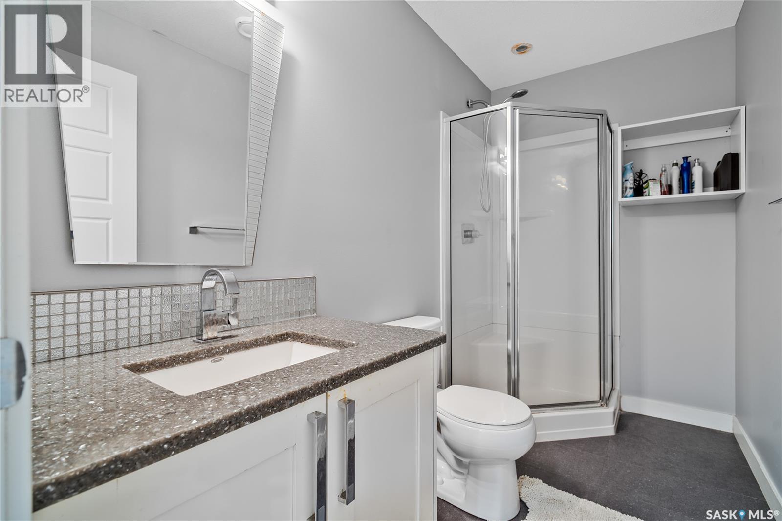 4311 Sandpiper Crescent E, Regina, SK - Indoor Photo Showing Bathroom